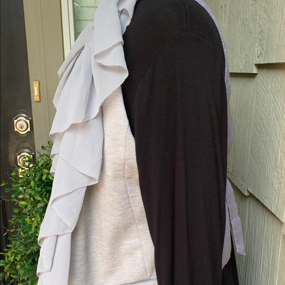 Removable Ruffle Vest - Picture 2 of 8